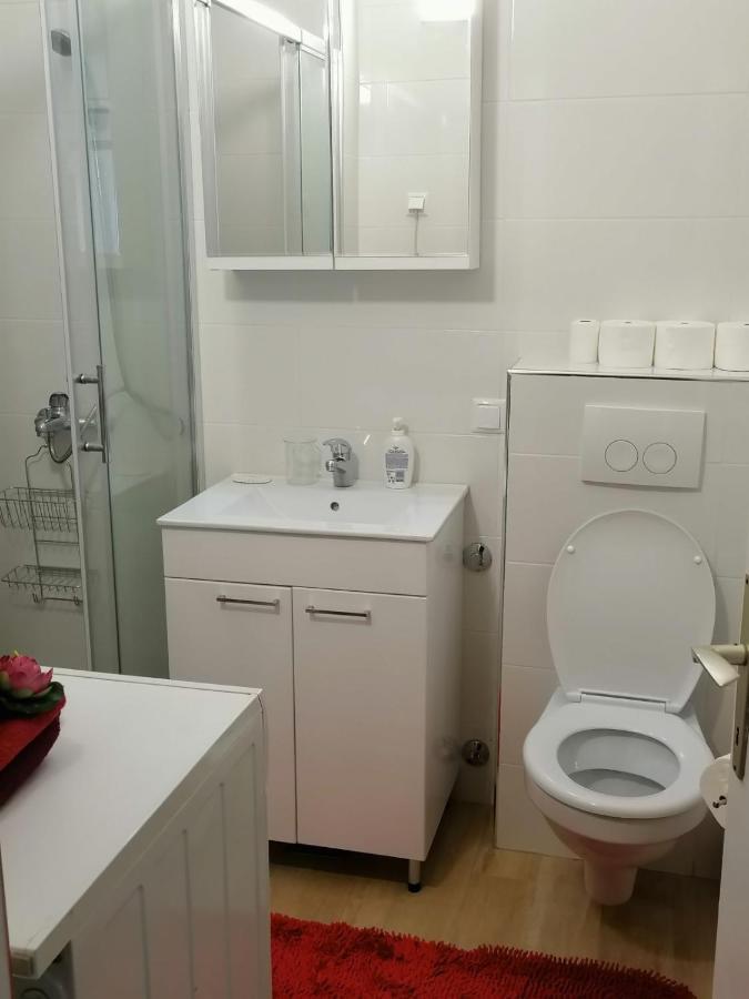 Danube Apartment Belgrado Buitenkant foto