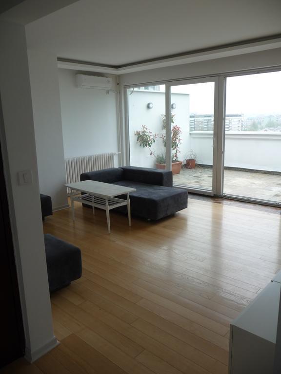 Danube Apartment Belgrado Buitenkant foto