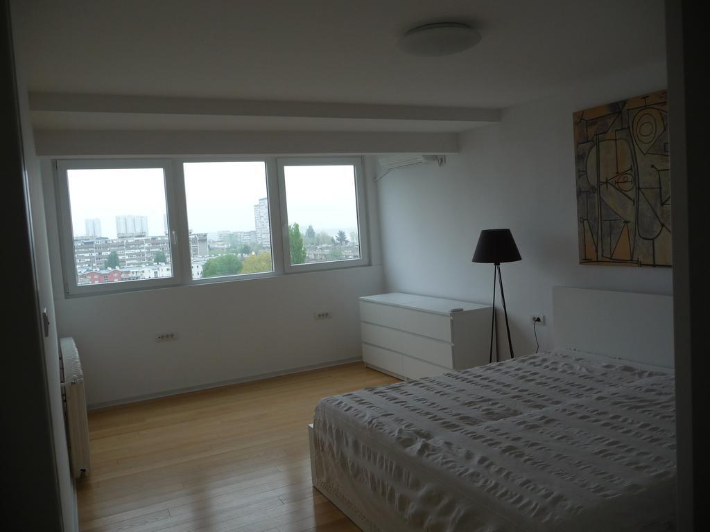 Danube Apartment Belgrado Buitenkant foto