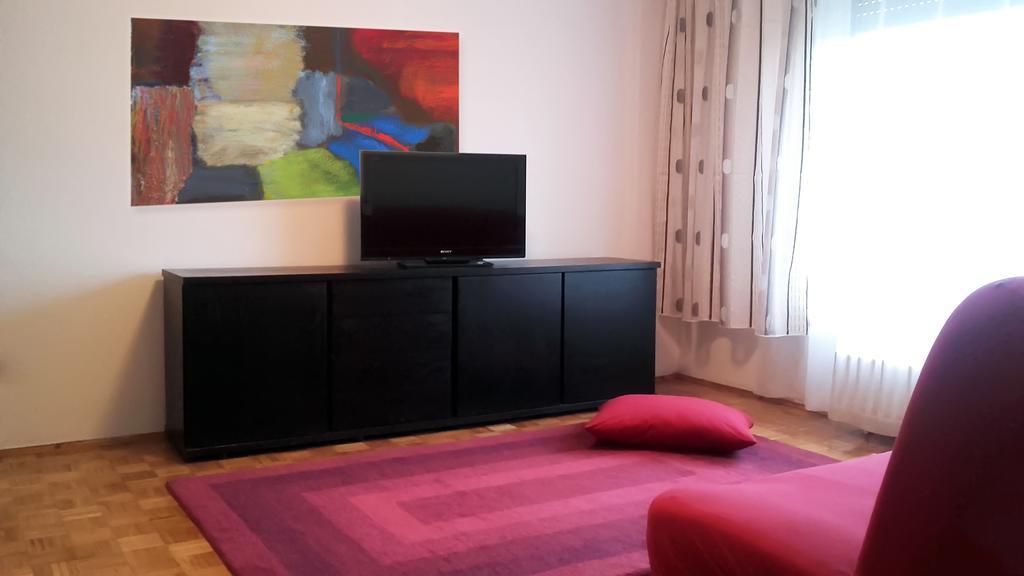 Danube Apartment Belgrado Buitenkant foto